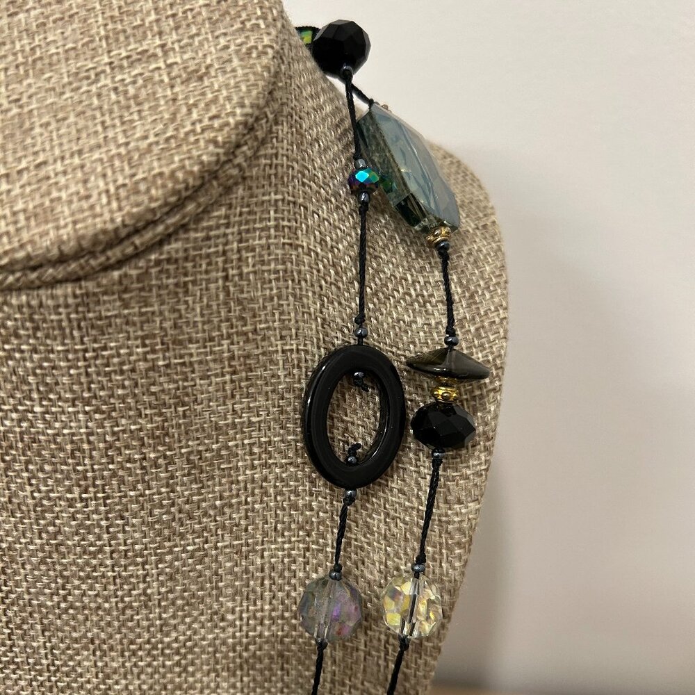 PREMIER DESIGNS Emerald Isle black station necklace w/ faceted glass - Picture 2 of 4